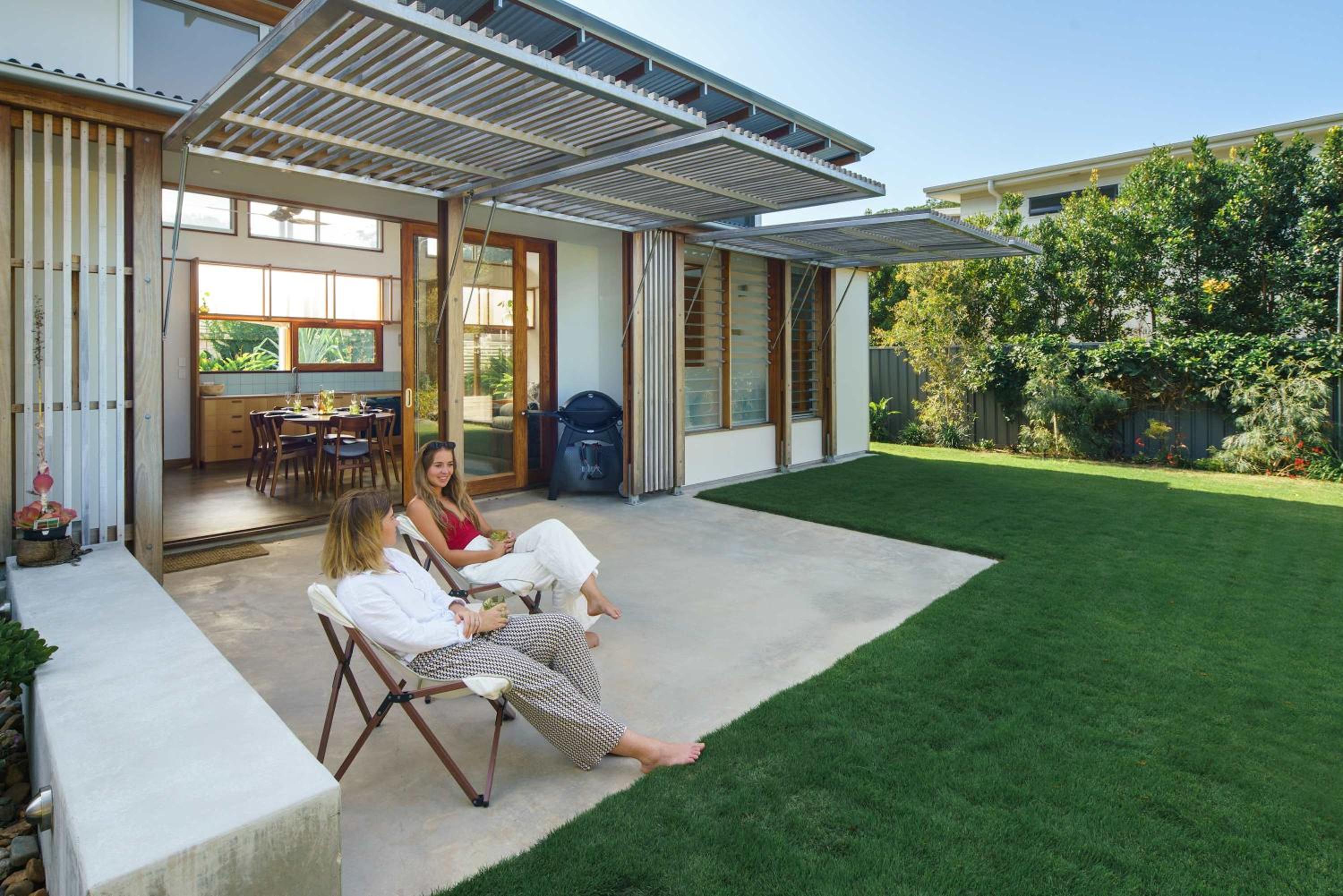Serene Escape in Moffat Beach