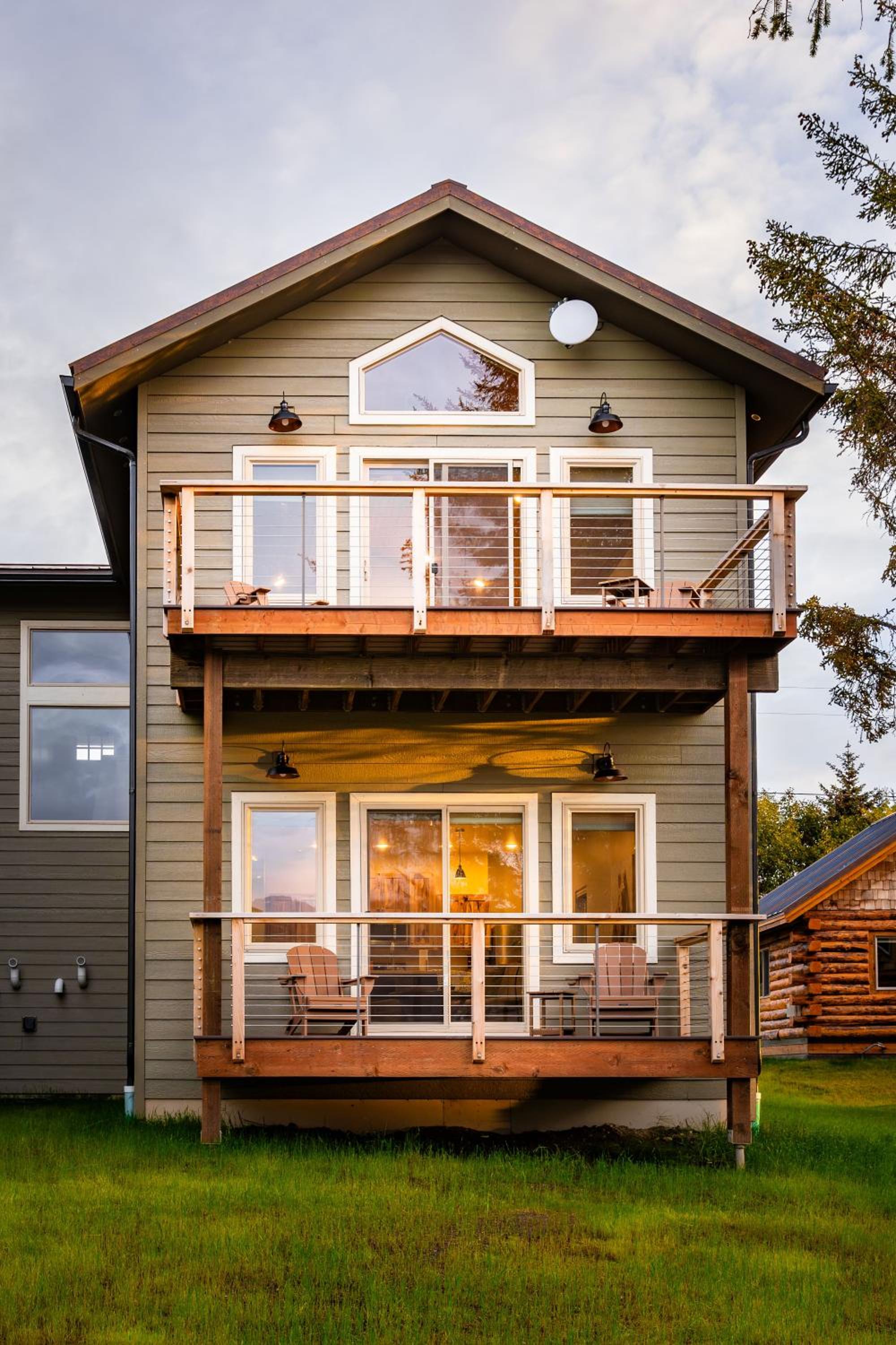 Homer Vacations - Lakeshore Lodging Suites - Property Image 1