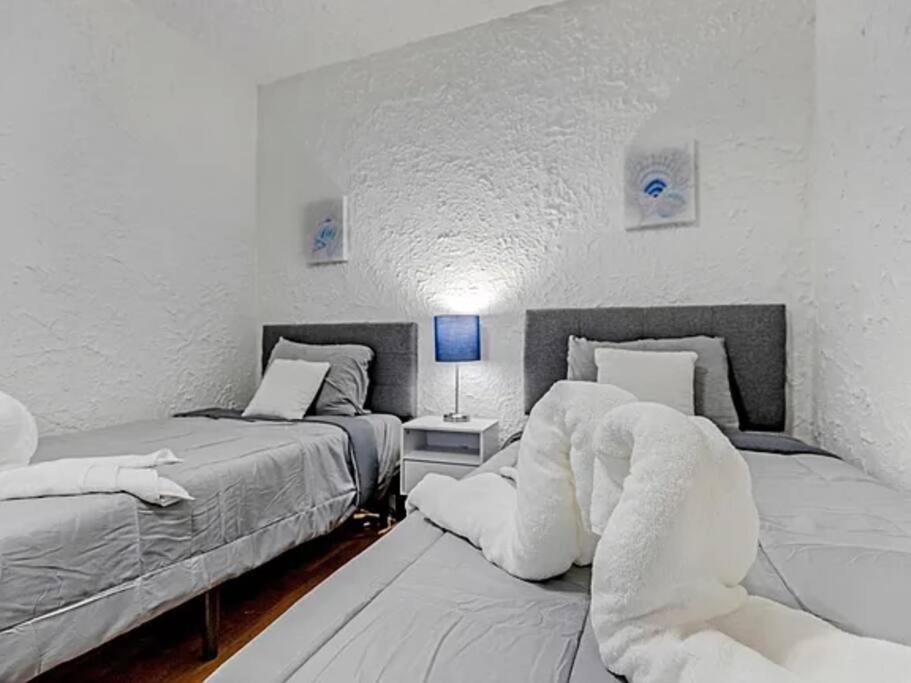 Stylish 3BR Home & Hottub Near Beaches & Downtown view 4