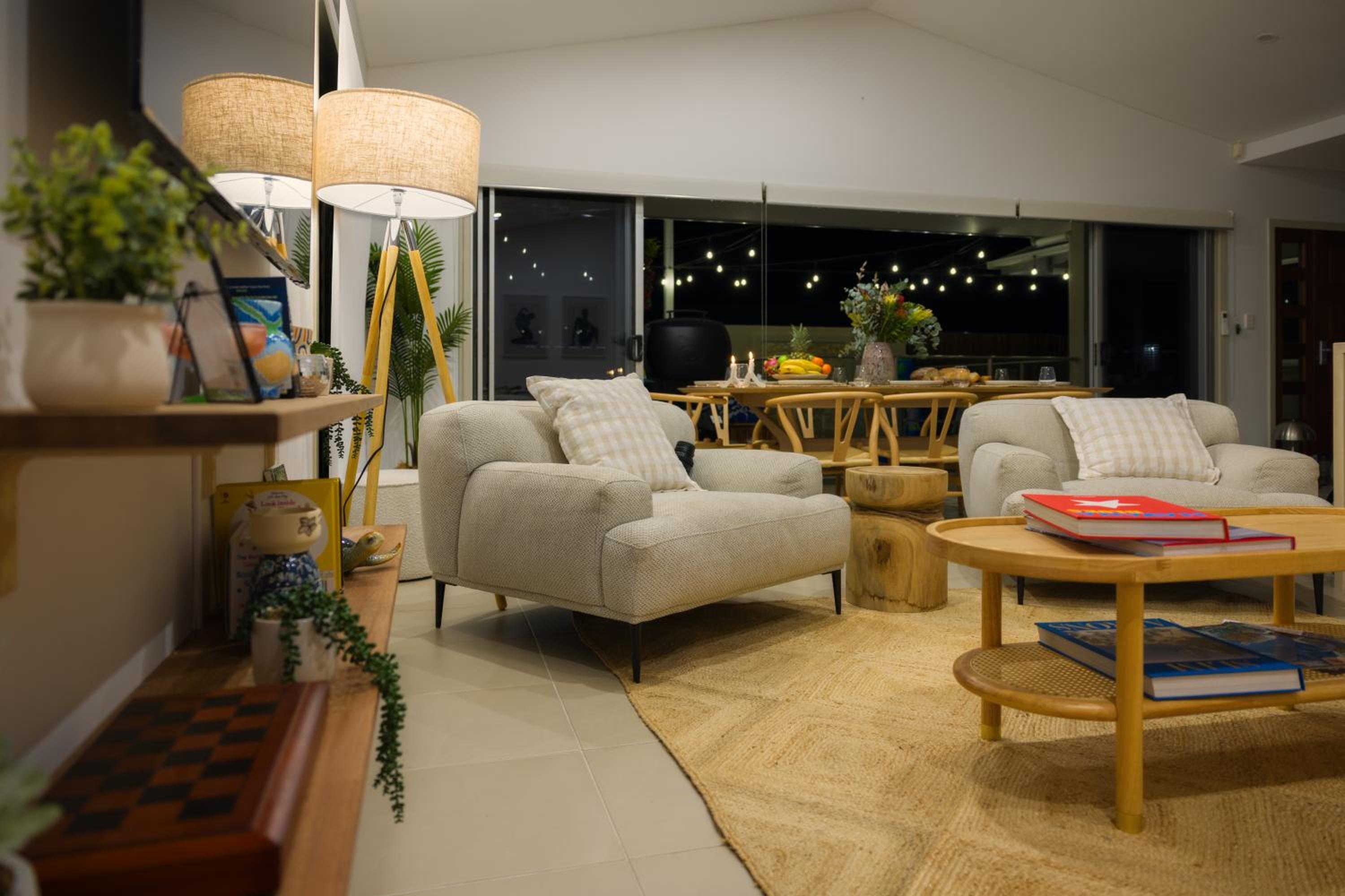 Private Luxury Haven with SUV Hire, Pool, Near Marina