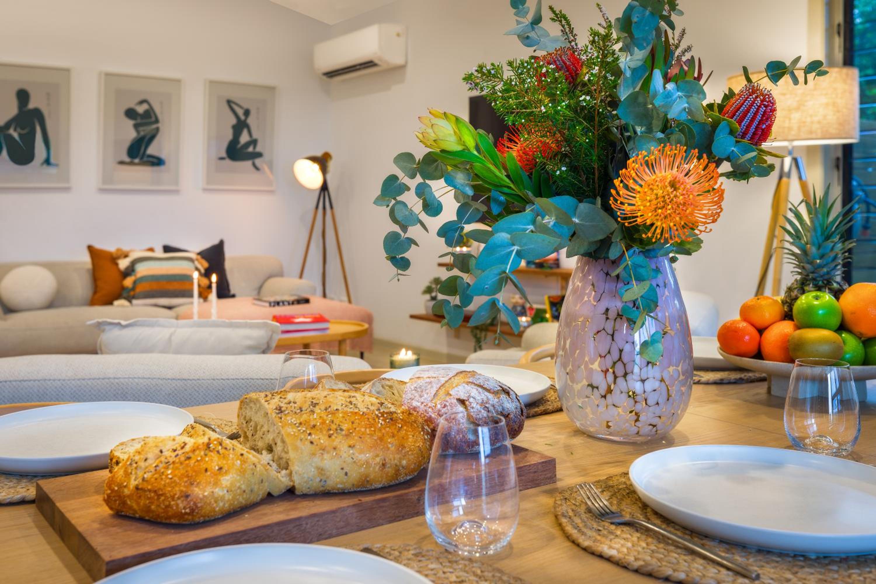 Private Luxury Haven with SUV Hire, Pool, Near Marina