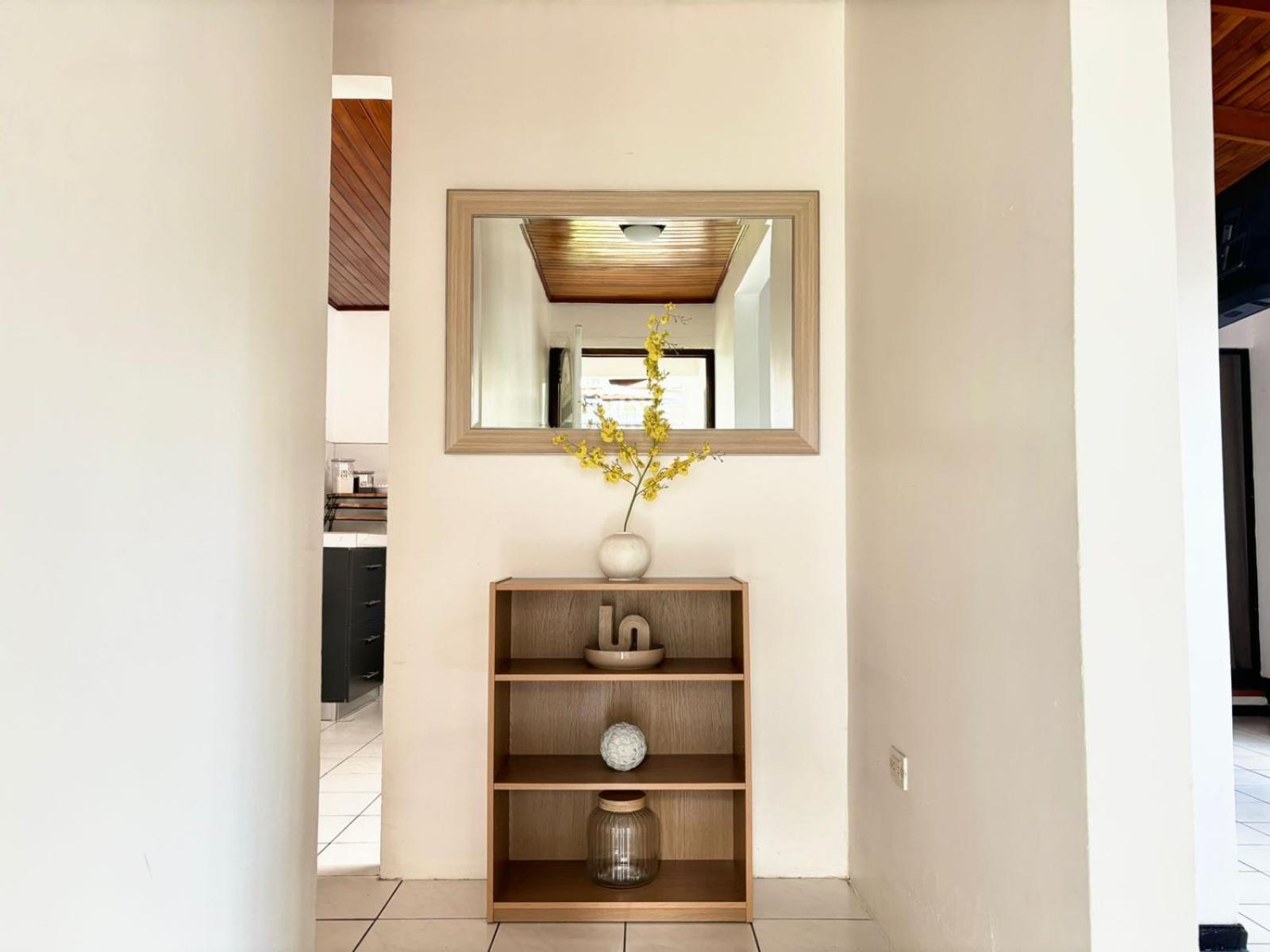 Charming house 5 min airport with Ac