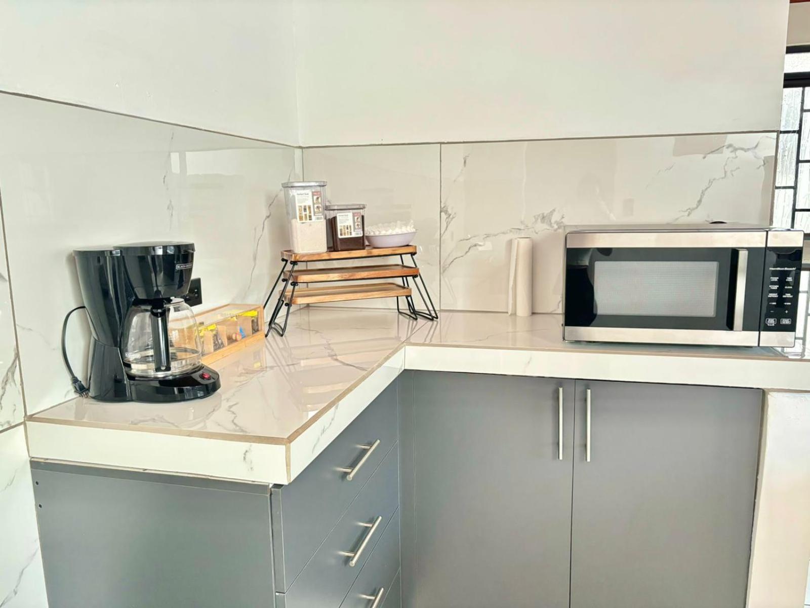Charming house 5 min airport with Ac