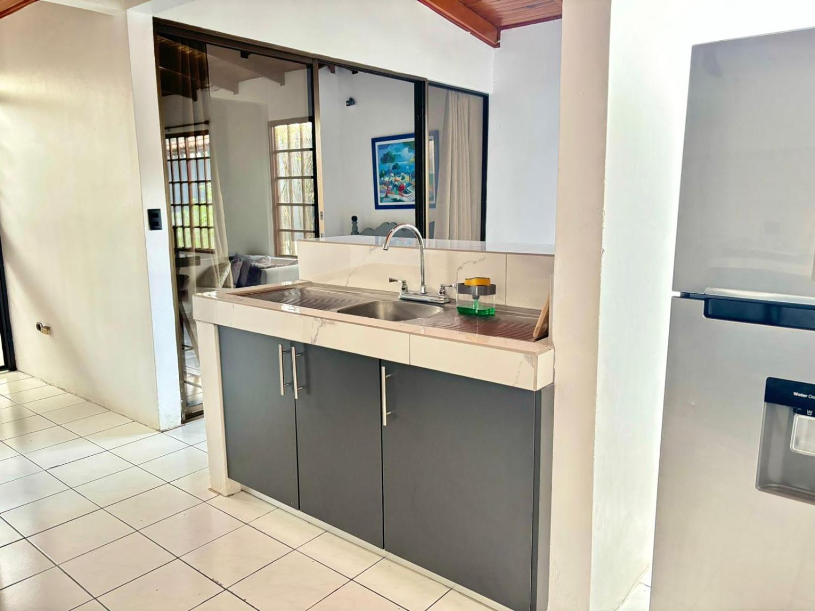 Charming house 5 min airport with Ac