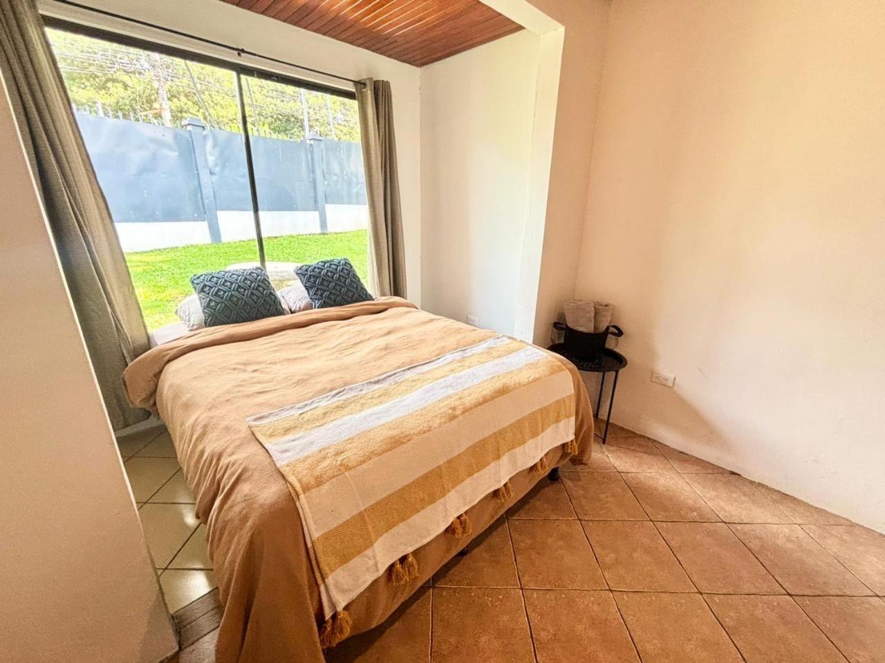 Charming house 5 min airport with Ac