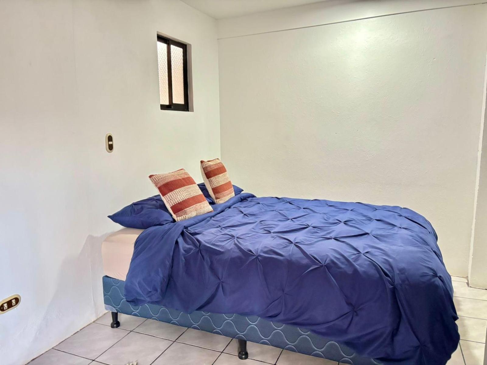 Charming house 5 min airport with Ac