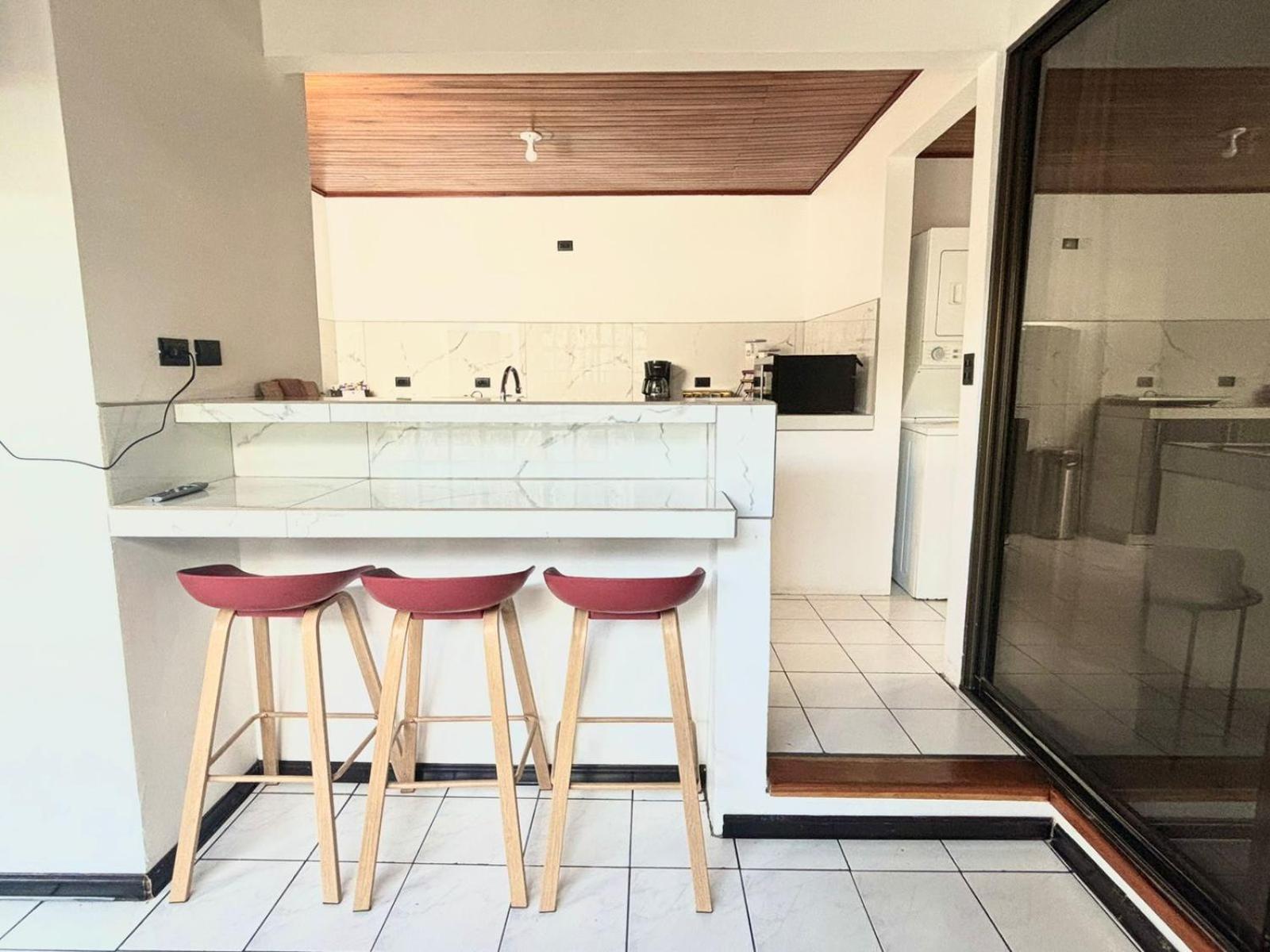 Charming house 5 min airport with Ac