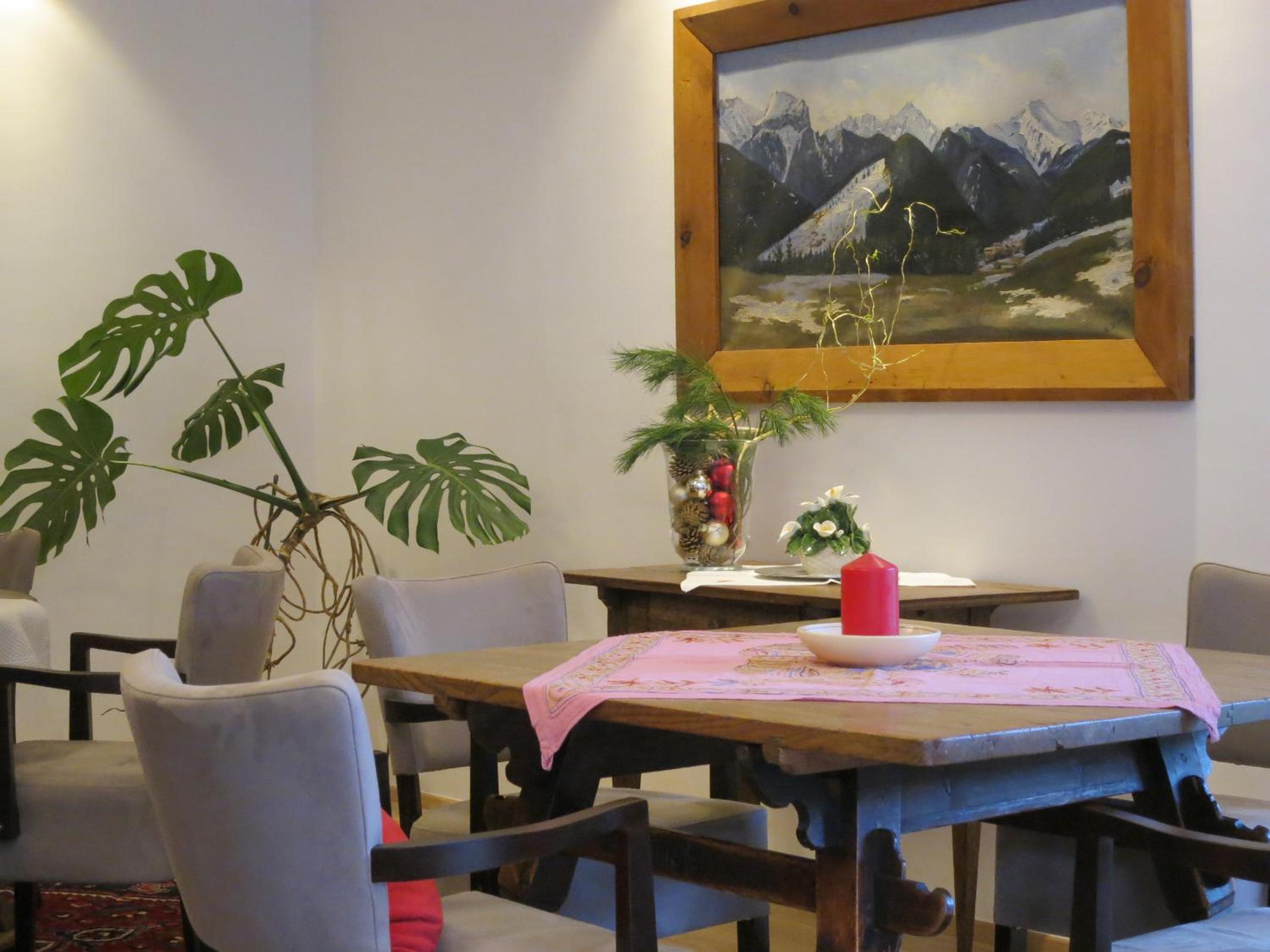 Gästehaus Schusser an der Therme, Frühstück, Doppelzimmer und Ferienwohnung
