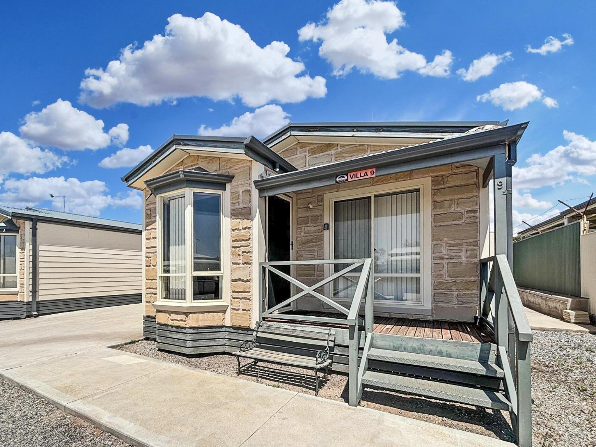 Outback Villas