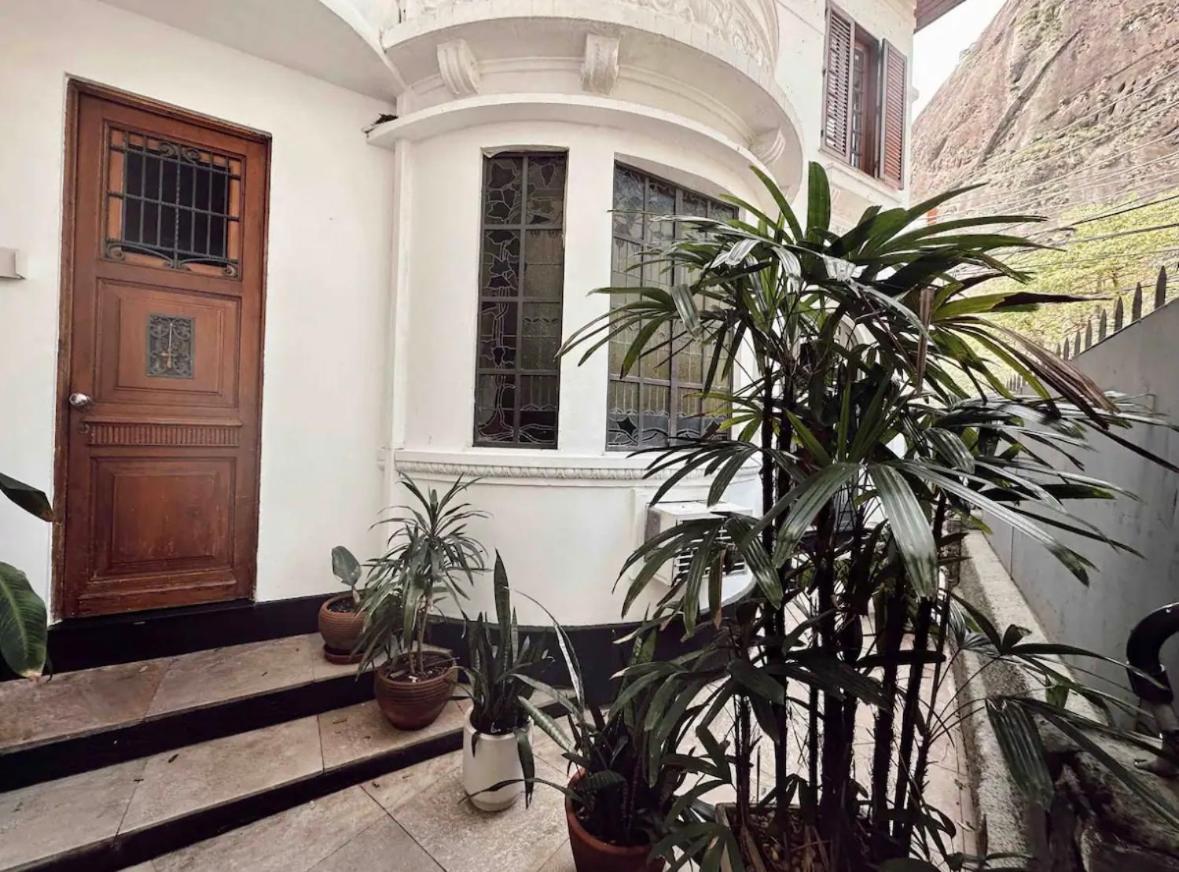 Casa Elegante no pé do Pão de Açúcar - Urca - Tranquilidade e Sossego