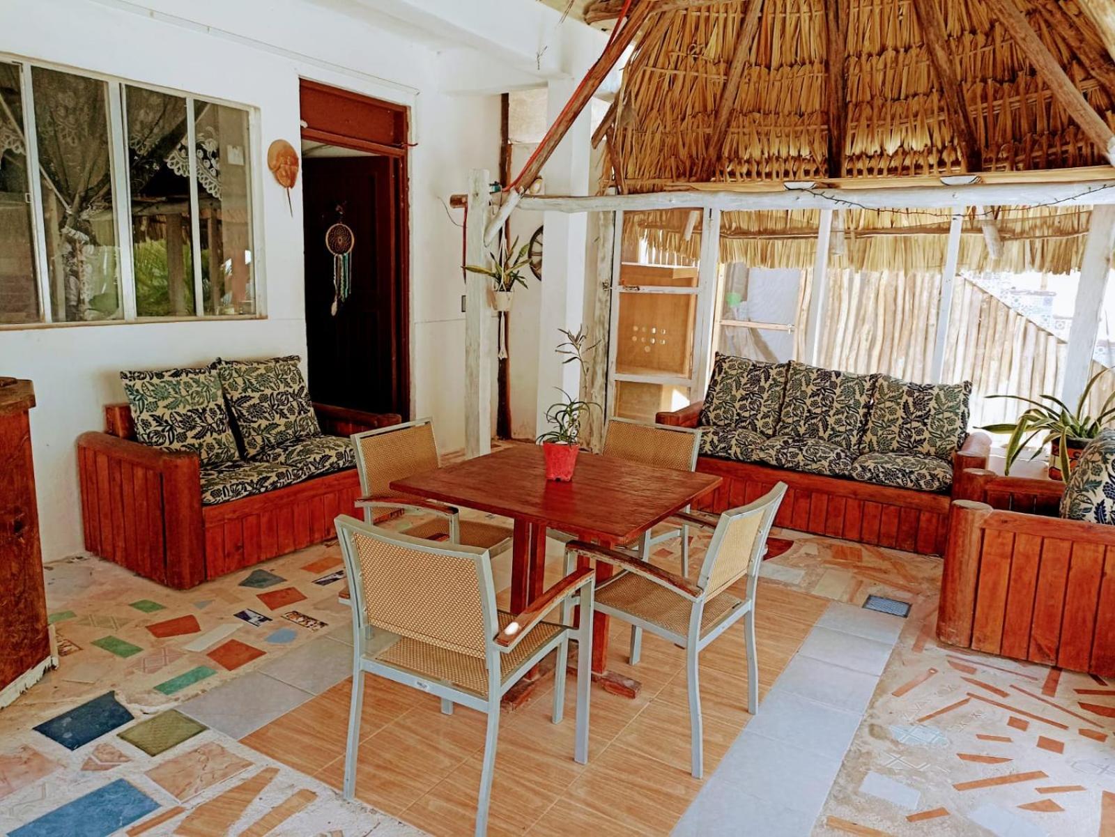 Casa iguana-home away view 2