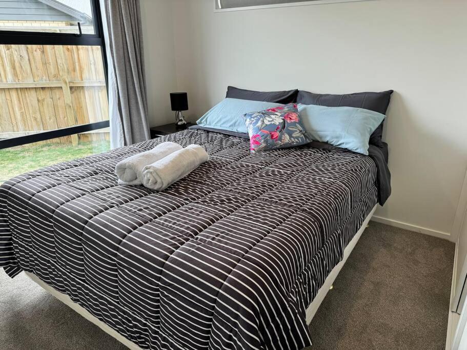 Location ,location sunny house in rolleston view 5