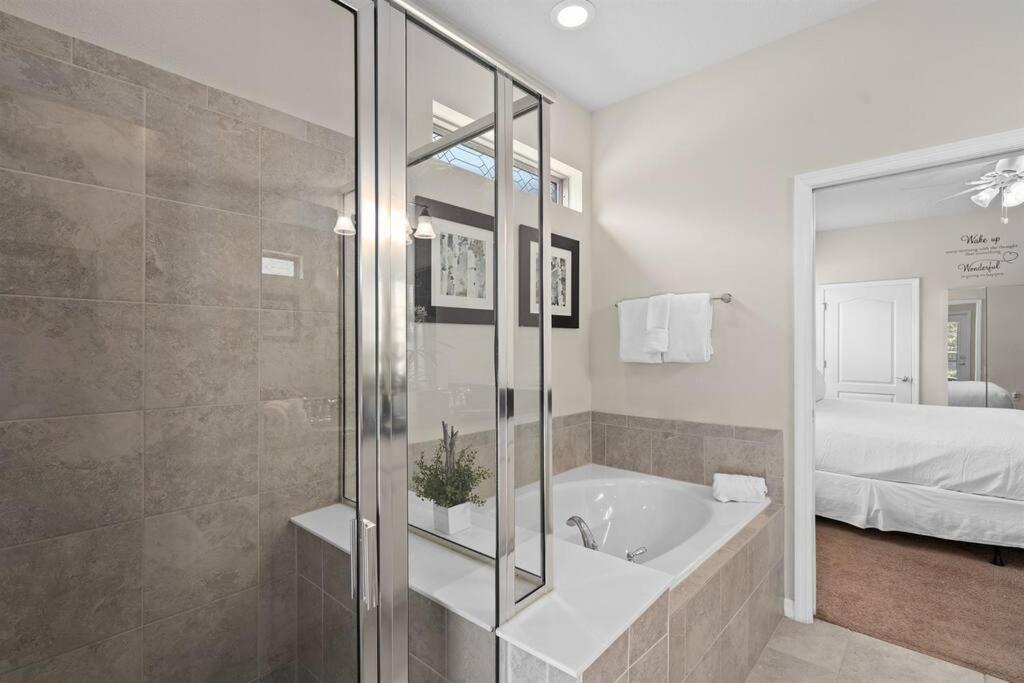 Luxurious 8BR Villa with Pool Near Disney view 2