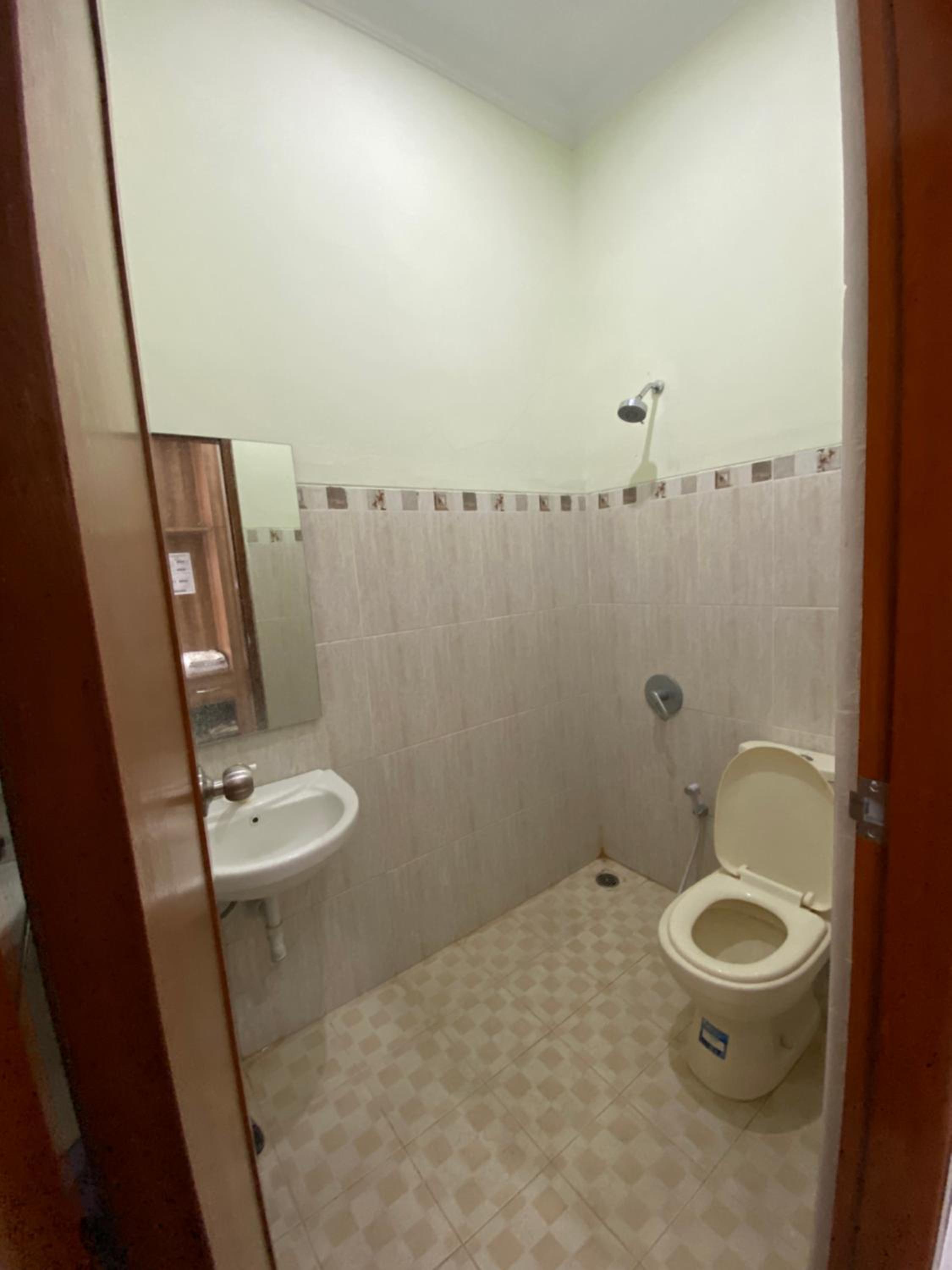 Adiputra Guesthouse HomiQ view 4