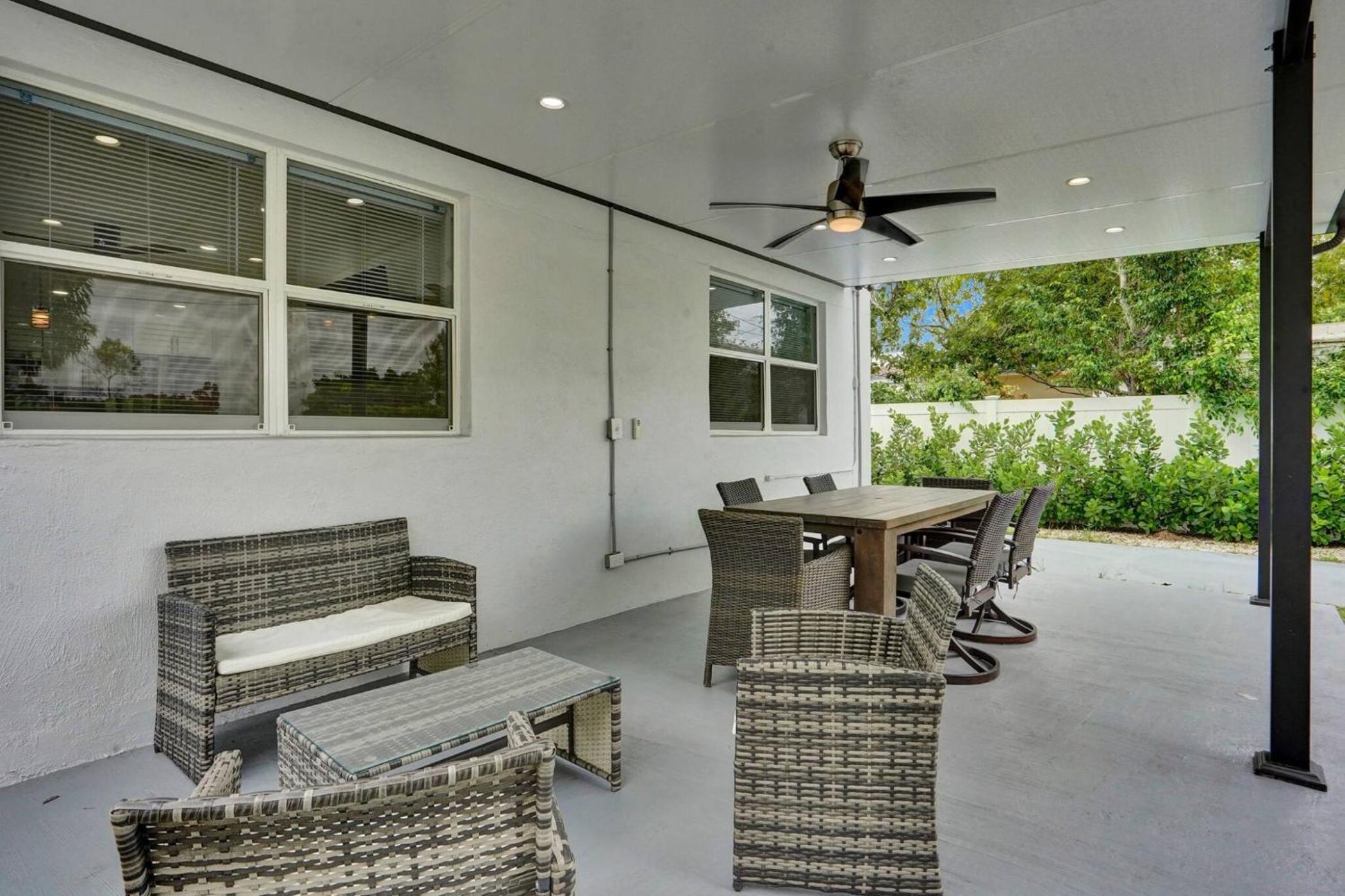 Hollywood Lux Retreat