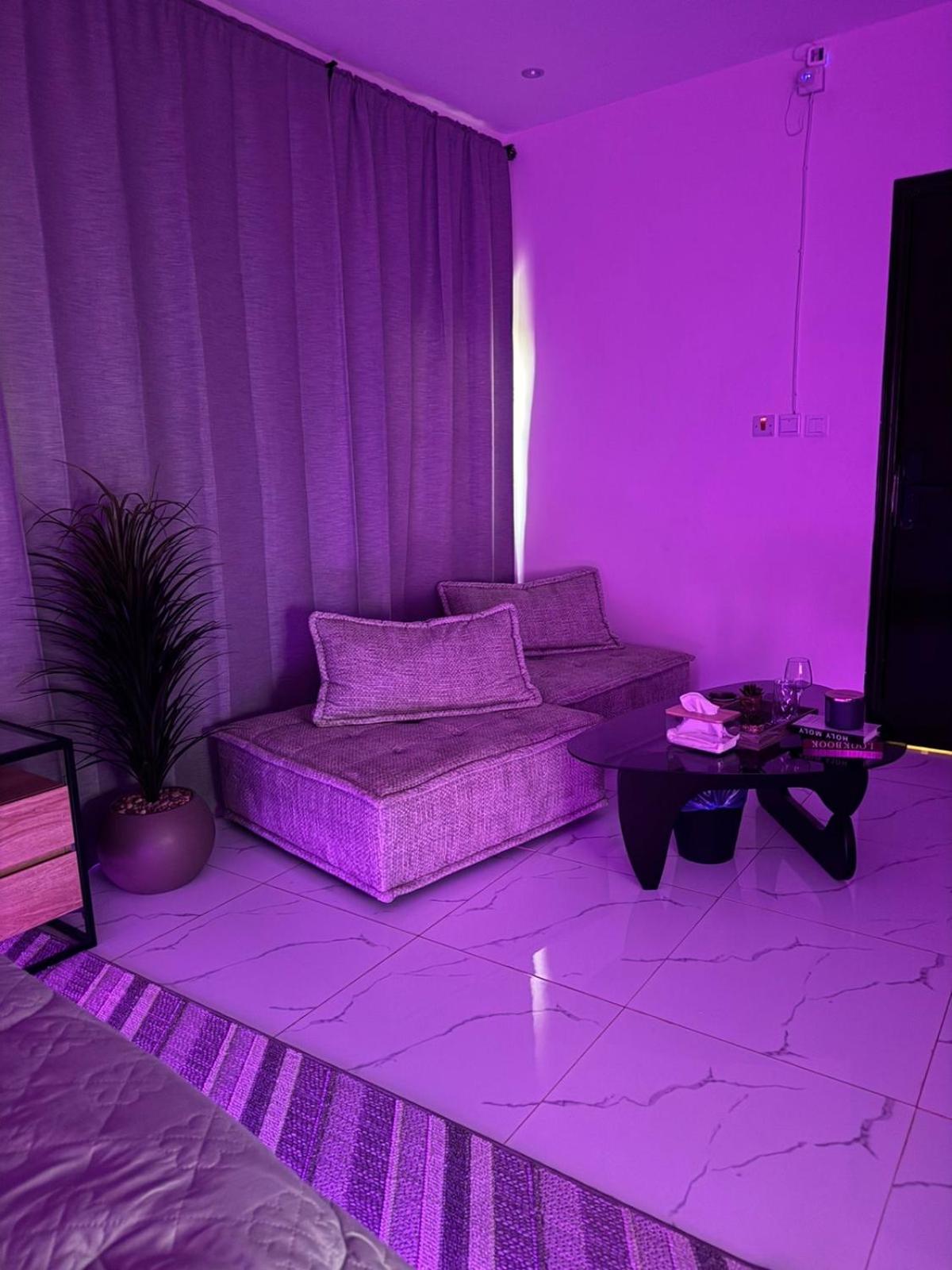 Al nada Modern Studio