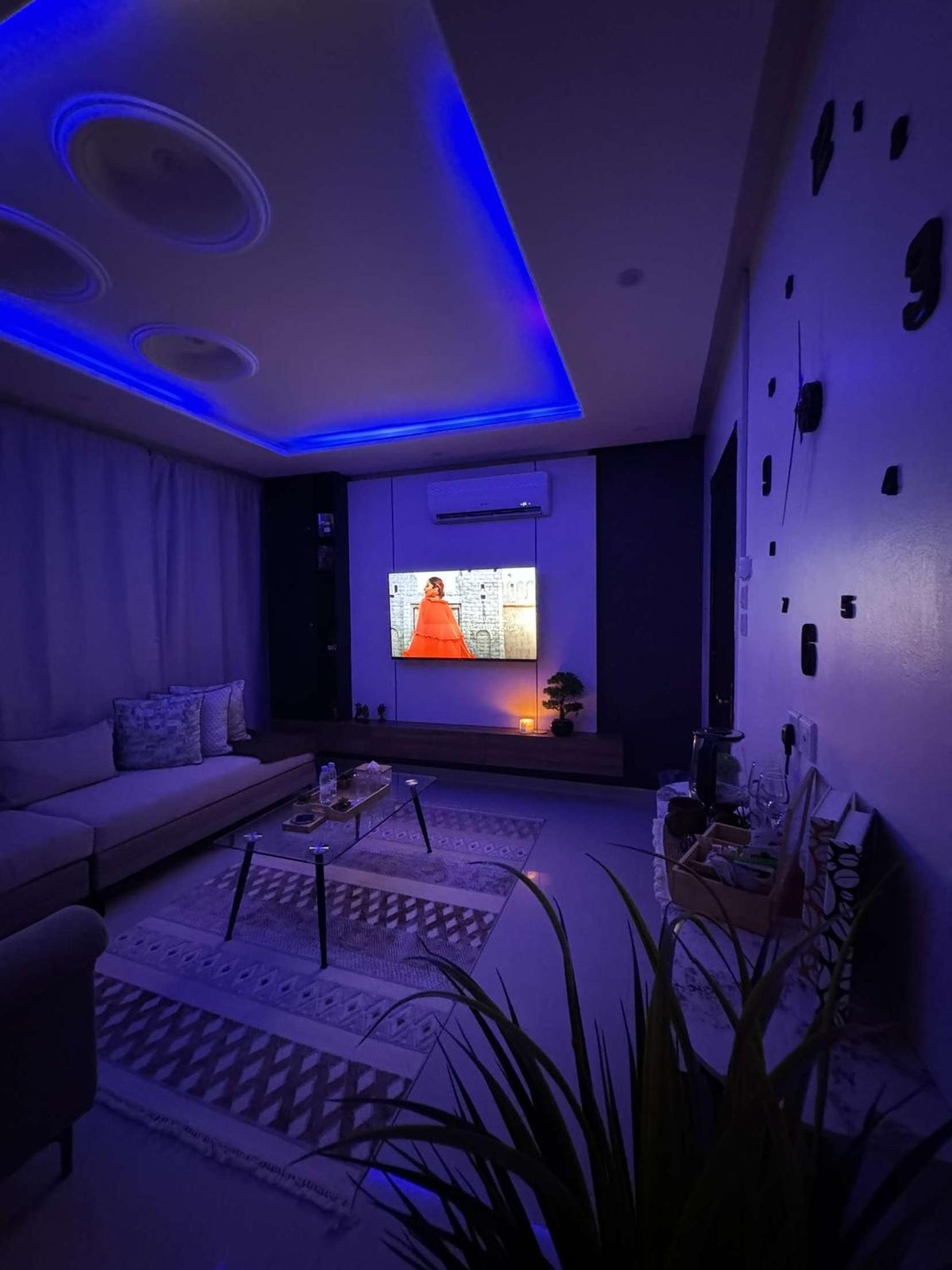 Al nada Modern Apartment