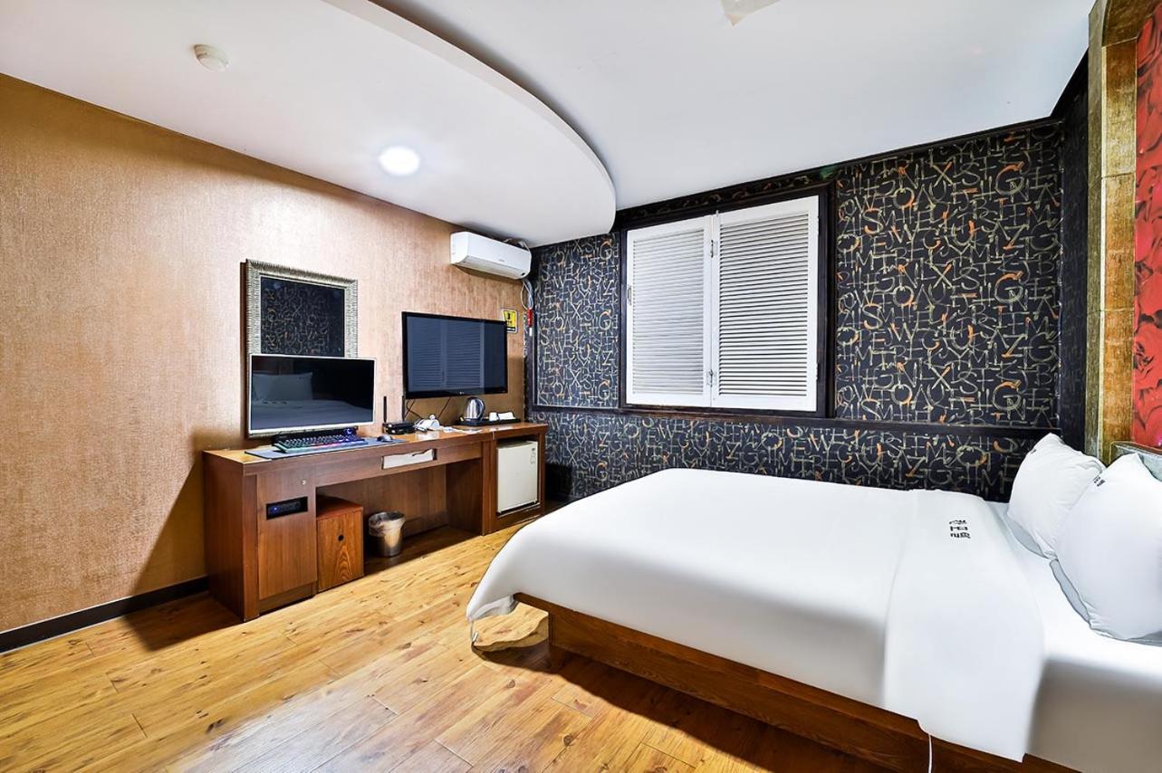 Khan Motel