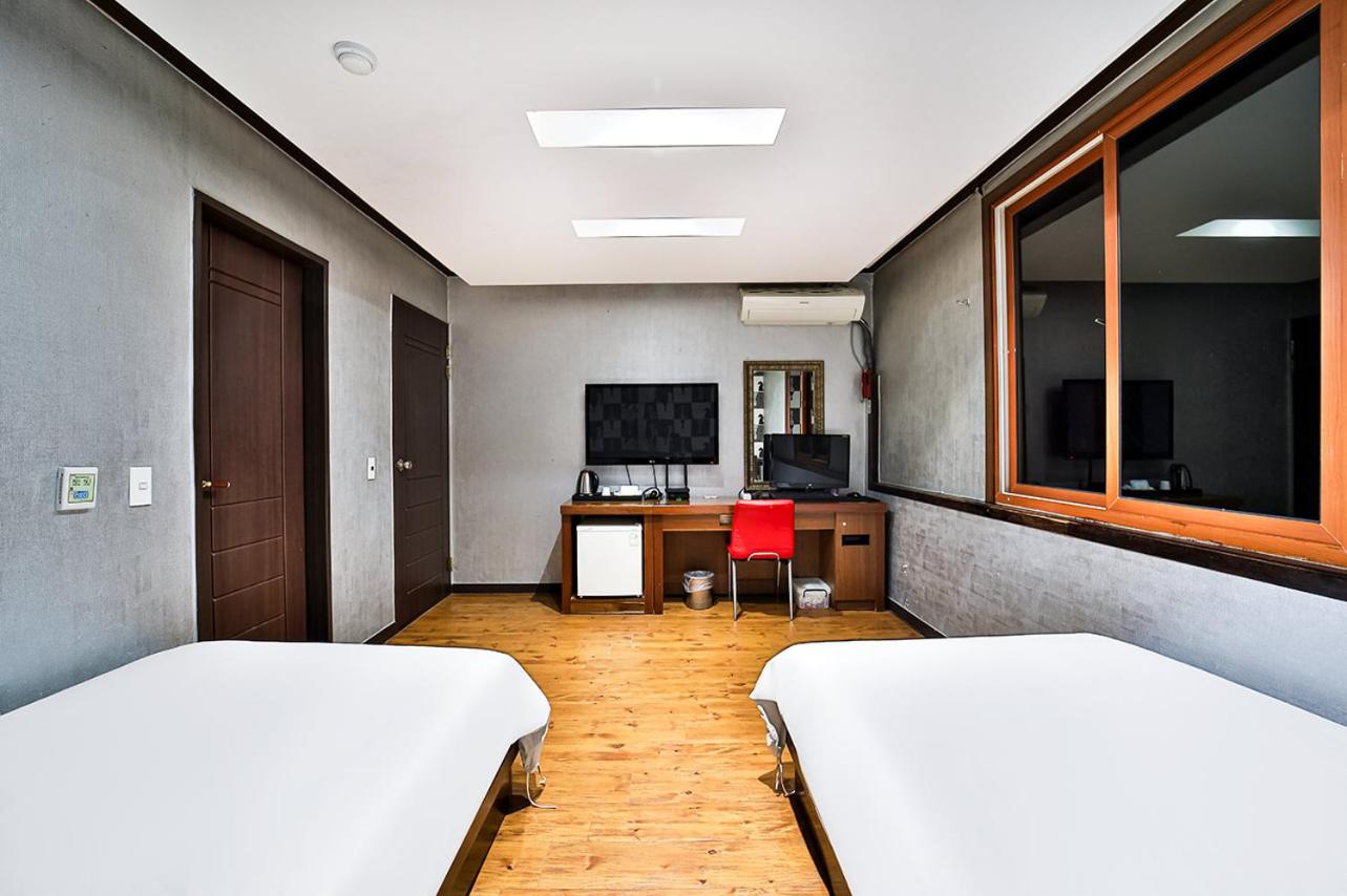 Khan Motel
