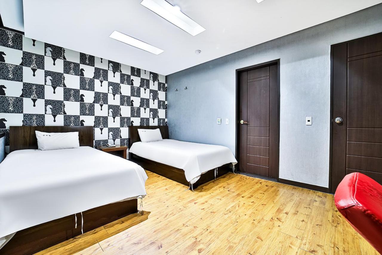 Khan Motel