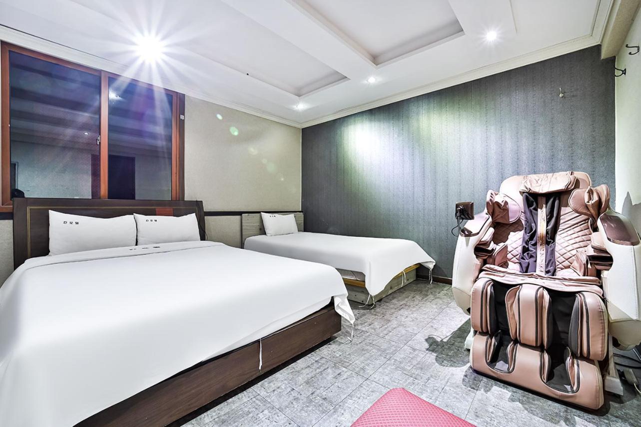 Khan Motel