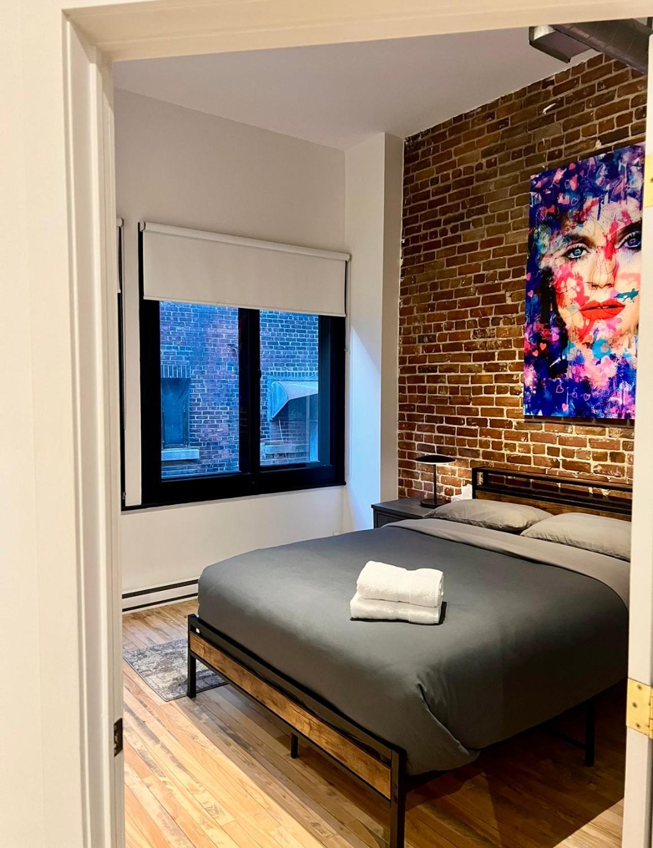 Elegant 3 Bedroom apartment in old port - 201