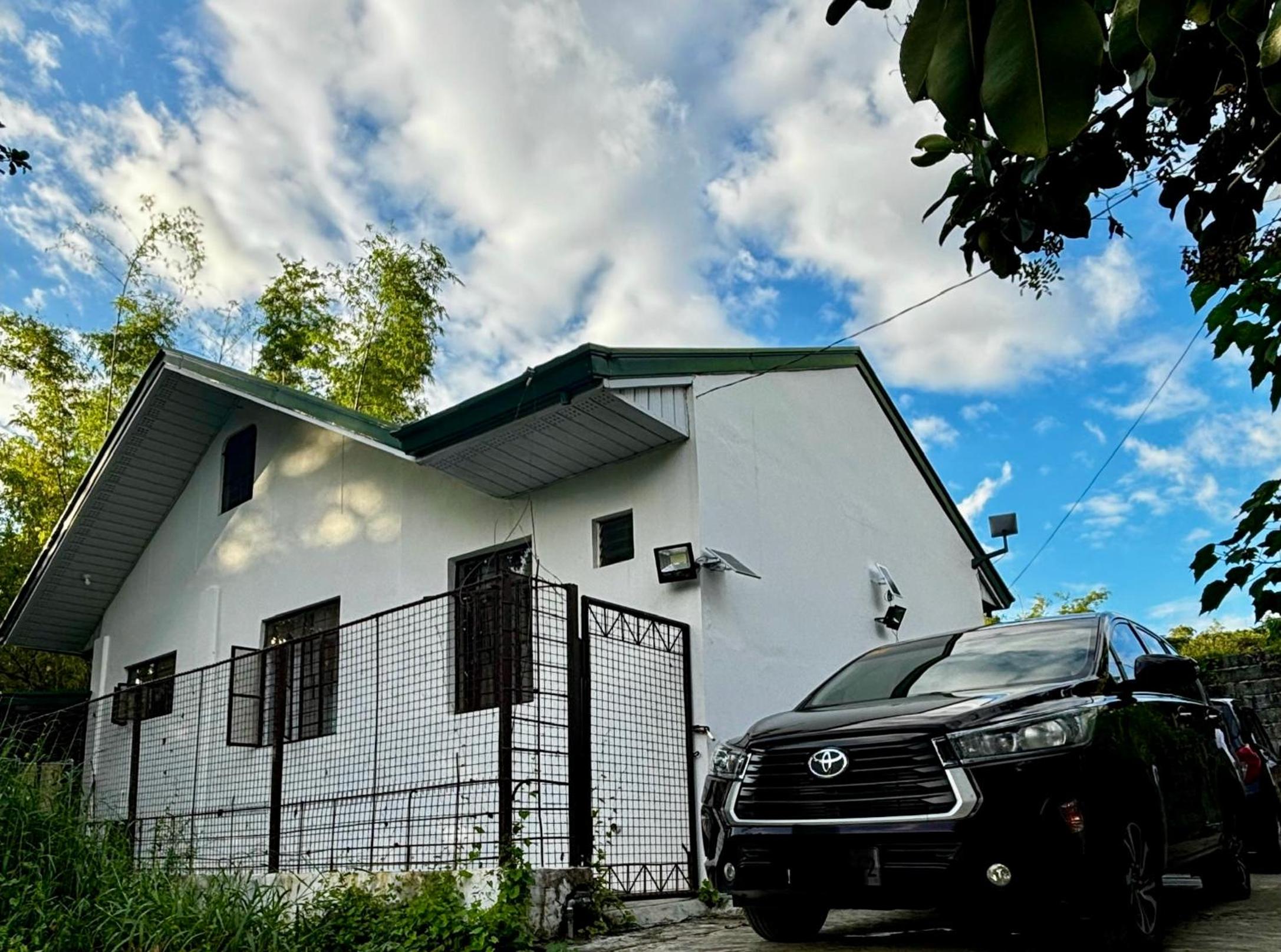 Full AC 3BR & Living Rm entire vacation home at Vigan City view 2