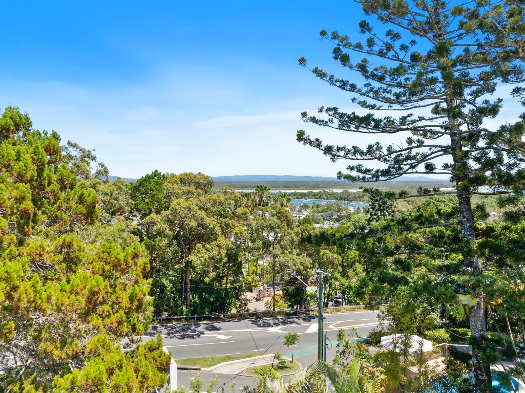 Noosa Views 4 Noosa Drive 33 Stylish Coastal Retreat