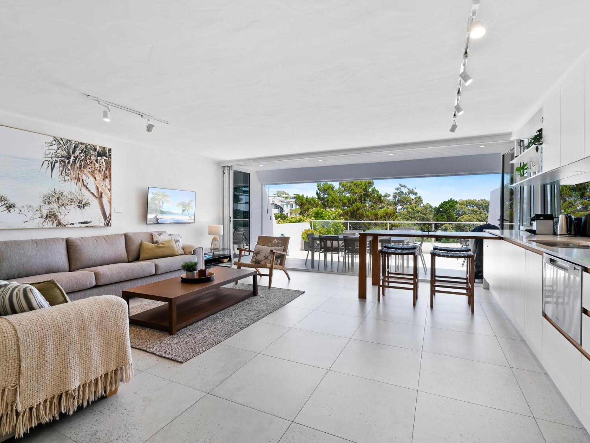 Noosa Views 4 Noosa Drive 33 Stylish Coastal Retreat