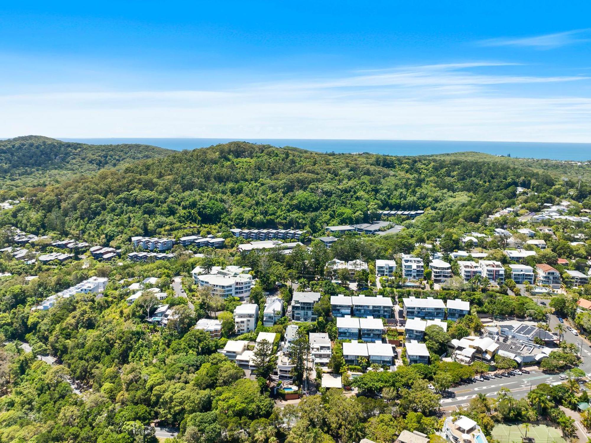 Noosa Views 4 Noosa Drive 33 Stylish Coastal Retreat