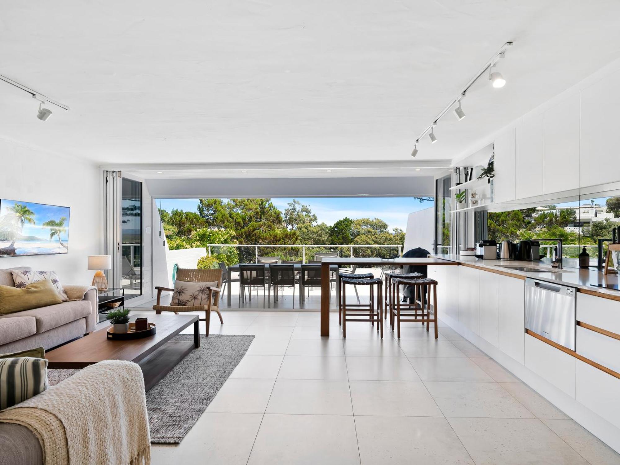 Noosa Views 4 Noosa Drive 33 Stylish Coastal Retreat