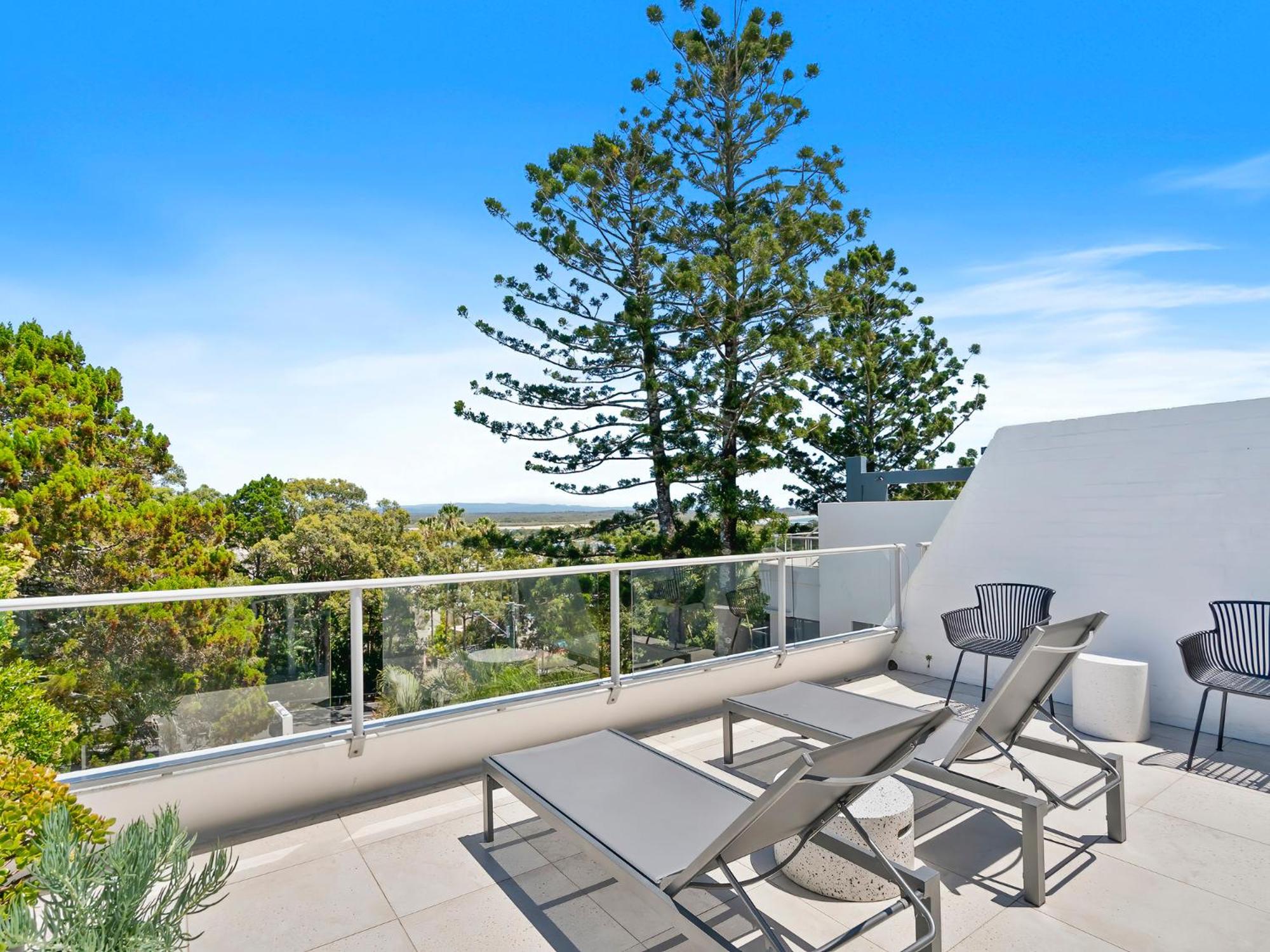 Noosa Views 4 Noosa Drive 33 Stylish Coastal Retreat