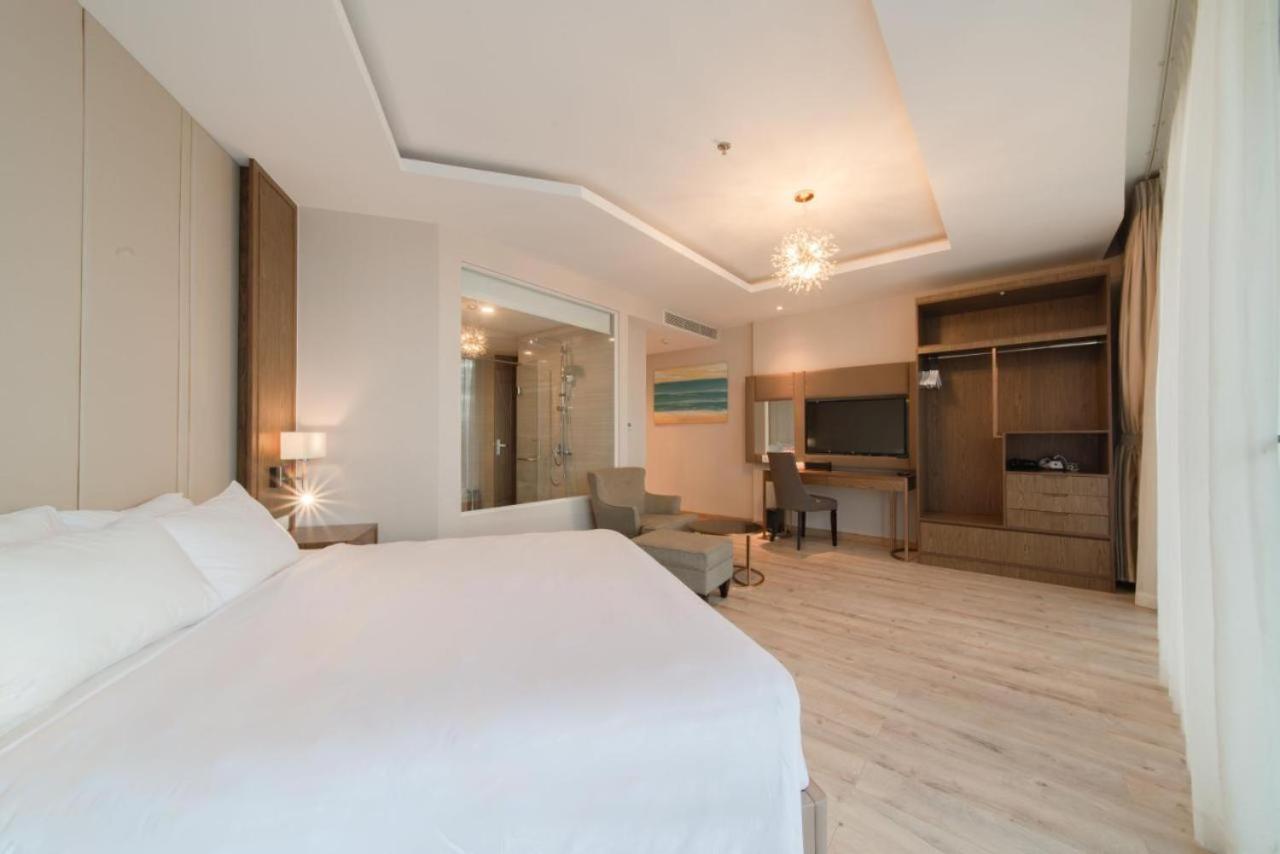 Man Beach Panorama Residences