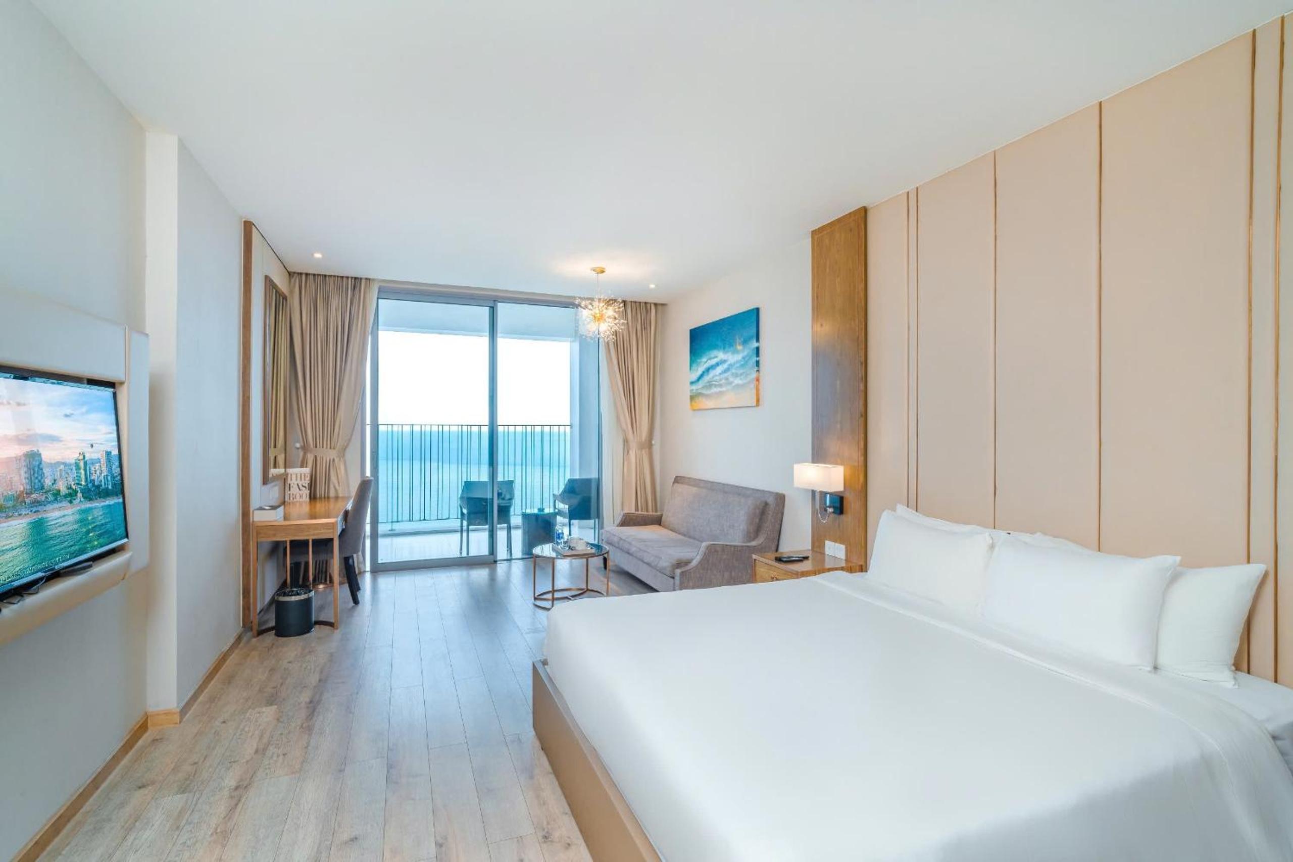 Man Beach Panorama Residences