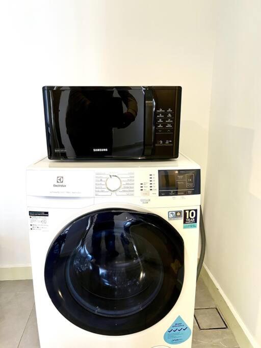 Imperio 2Bedroom 4pax-Wi-fi-1parking-TvBox-SeaView photo 3
