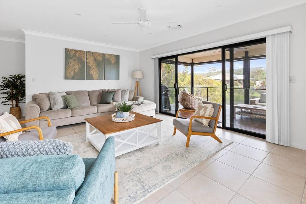 CABA17 - Waterfront home with a pool!