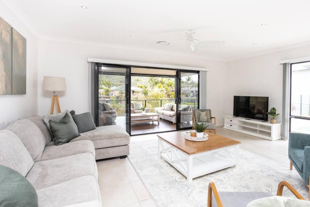 CABA17 - Waterfront home with a pool!