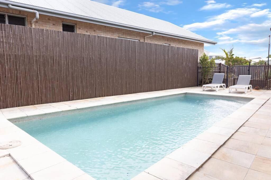 CABA17 - Waterfront home with a pool!