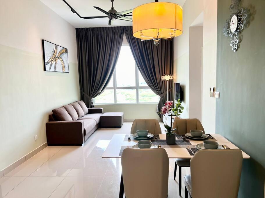Amber Cove Cuti Melaka 2BR-6pax-SmartTV-1Park photo 8