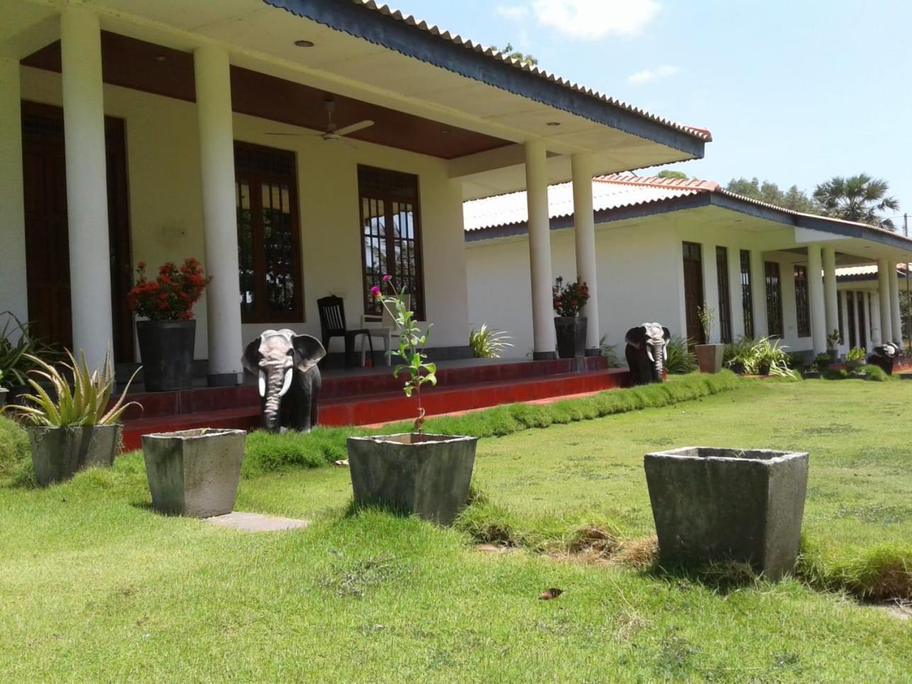 GOLDEN TEMPLE VILLA ,Nilaveli Rd, Trincomalee