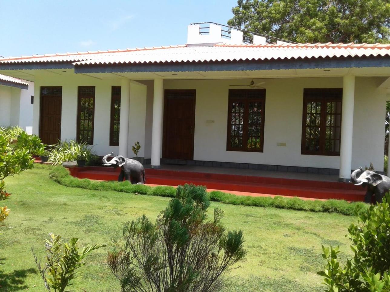GOLDEN TEMPLE VILLA ,Nilaveli Rd, Trincomalee