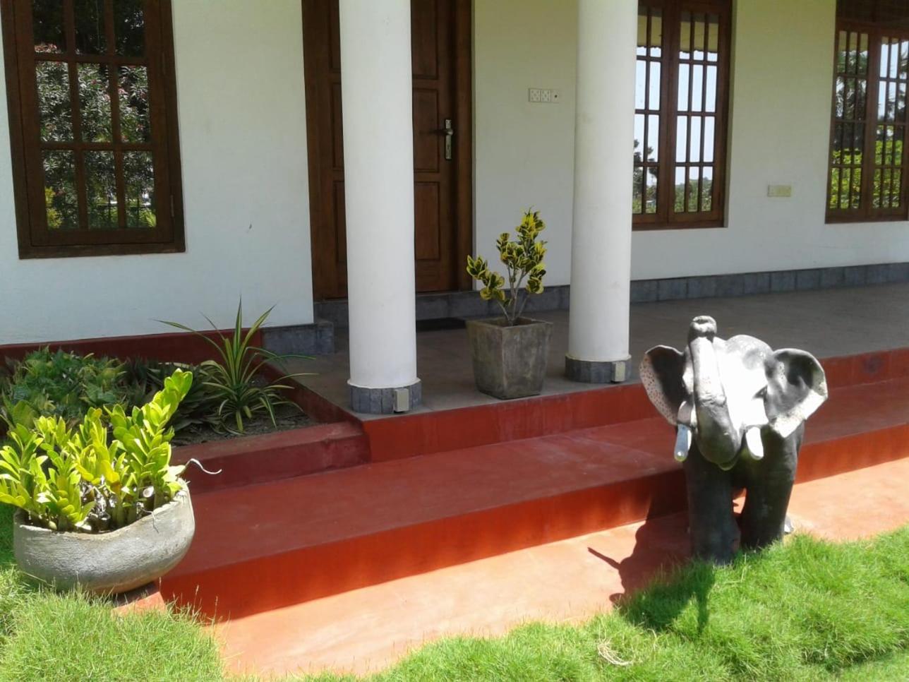 GOLDEN TEMPLE VILLA ,Nilaveli Rd, Trincomalee