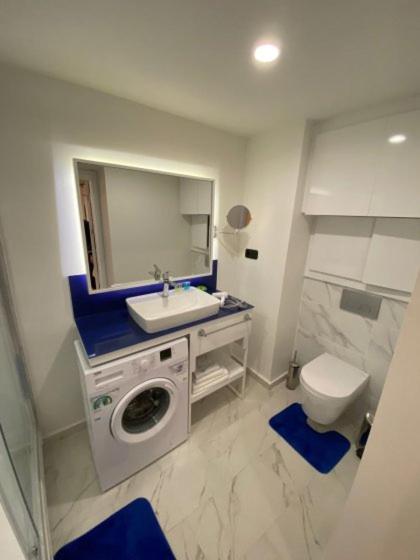 Sea VIP Apartments 12 view 3