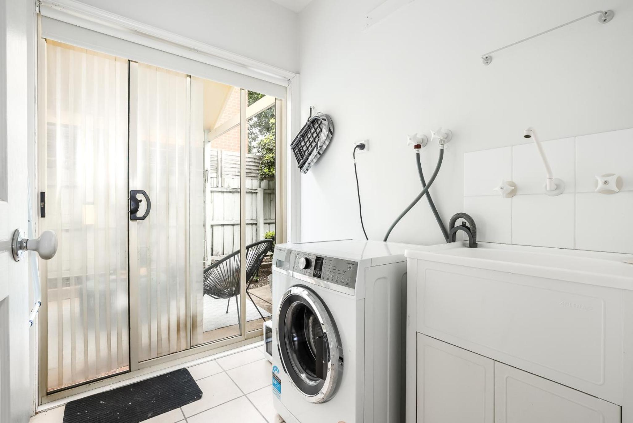 Pet Friendly, Walk to Dog Beach, Summer Escape