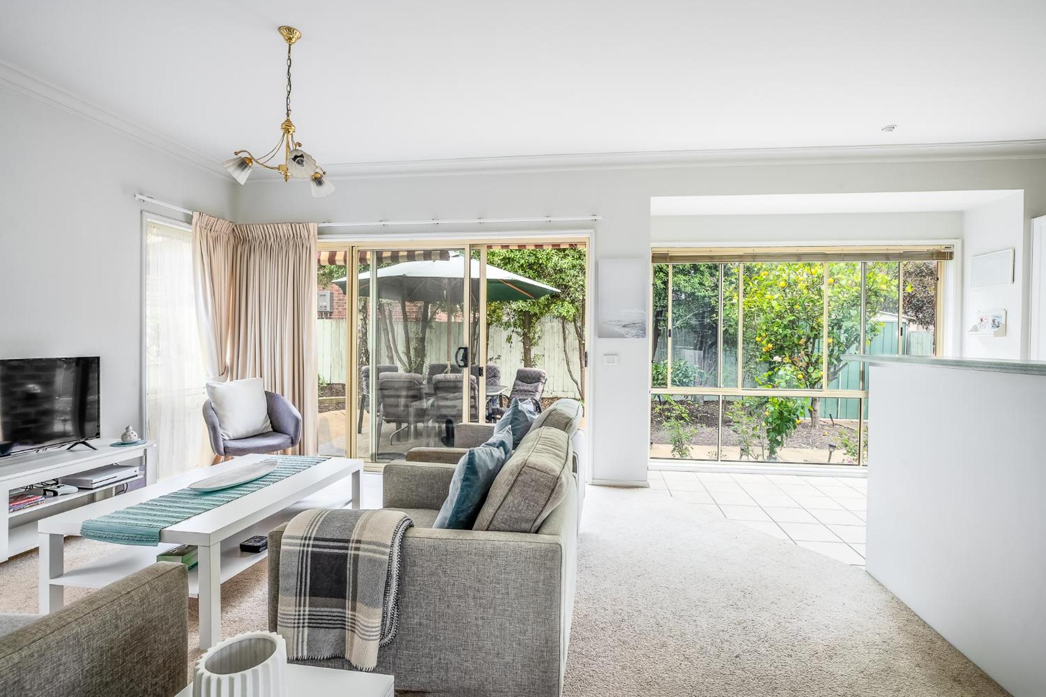 Pet Friendly, Walk to Dog Beach, Summer Escape