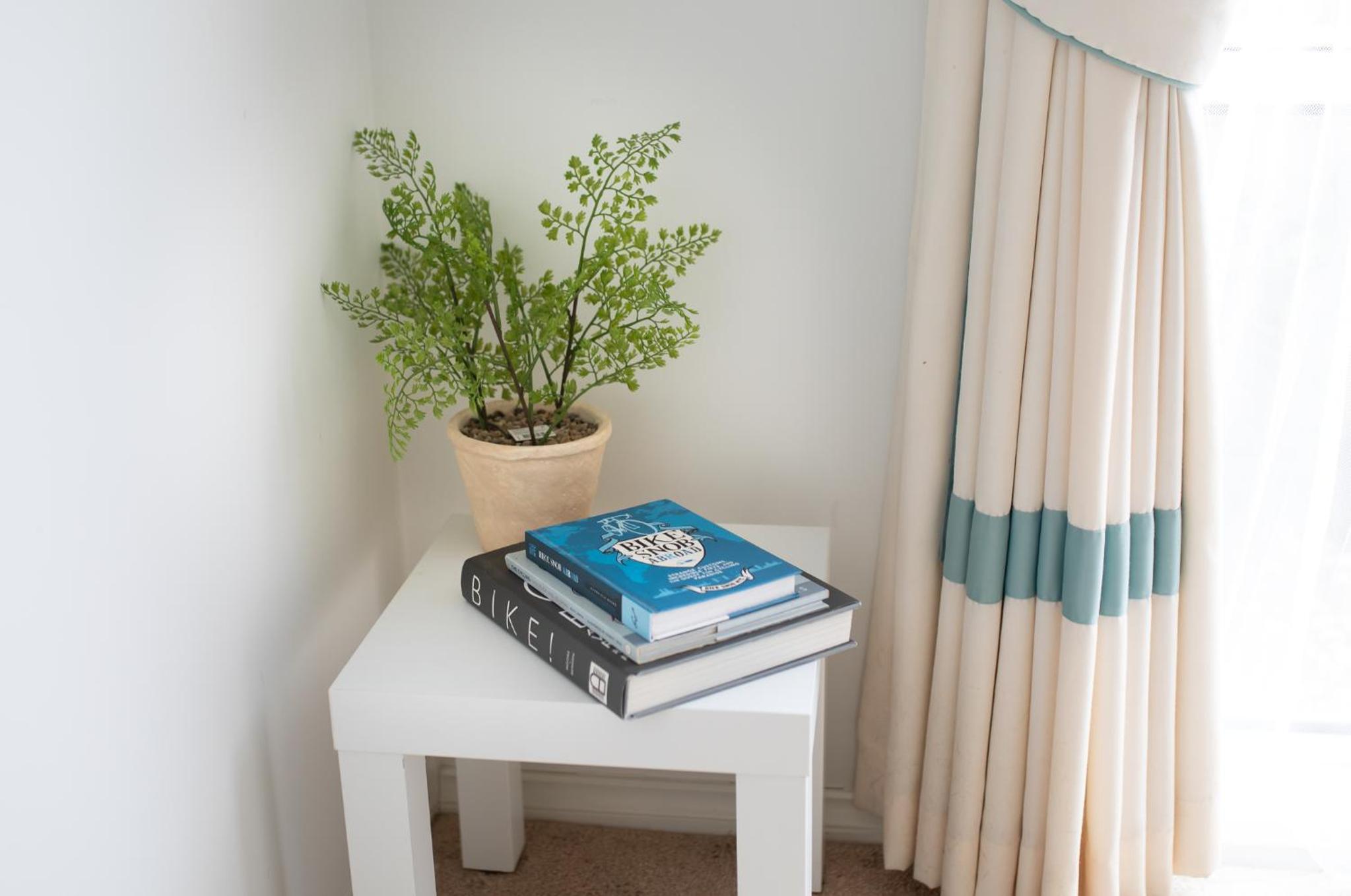 Pet Friendly, Walk to Dog Beach, Summer Escape
