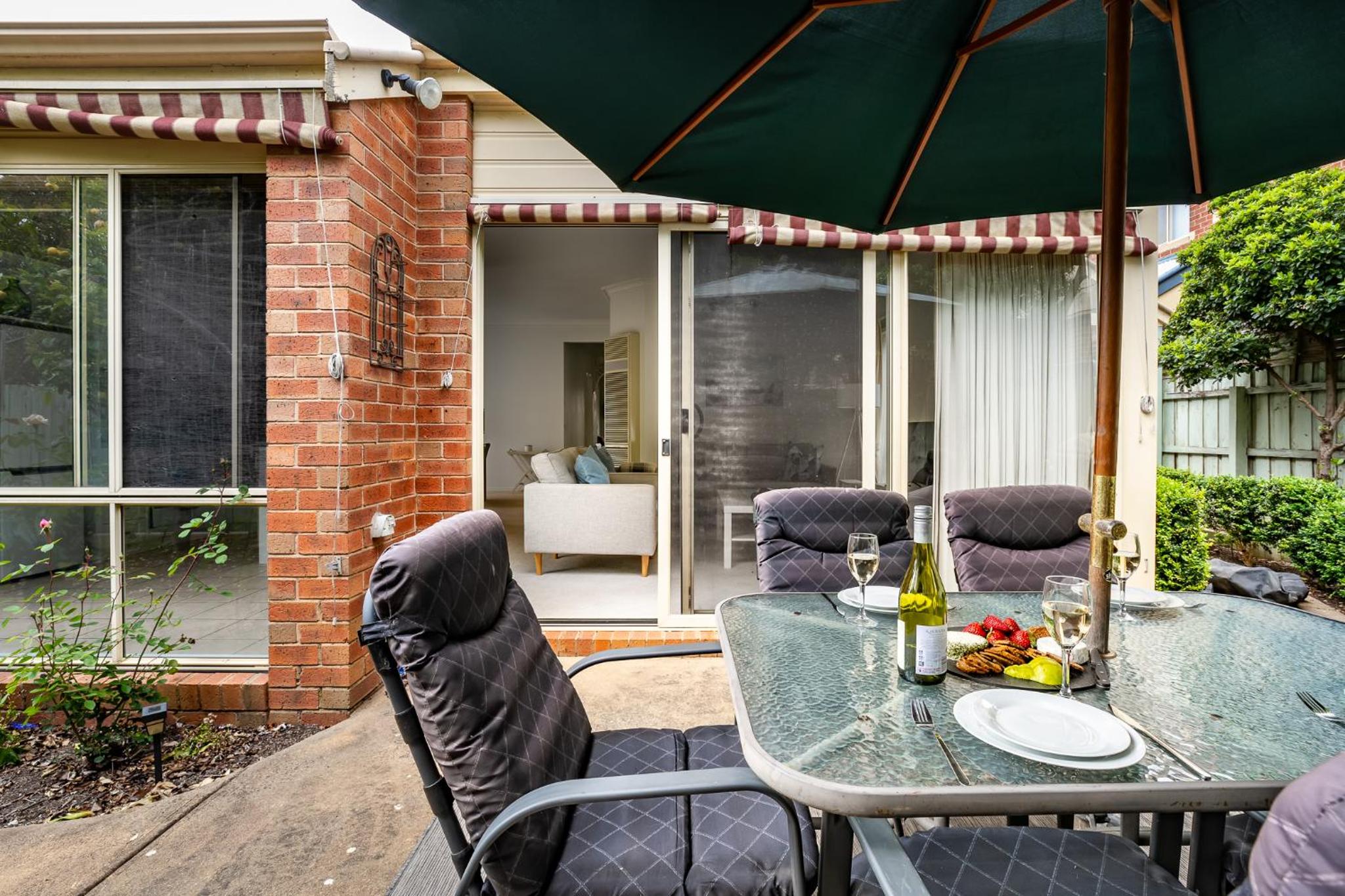 Pet Friendly, Walk to Dog Beach, Summer Escape