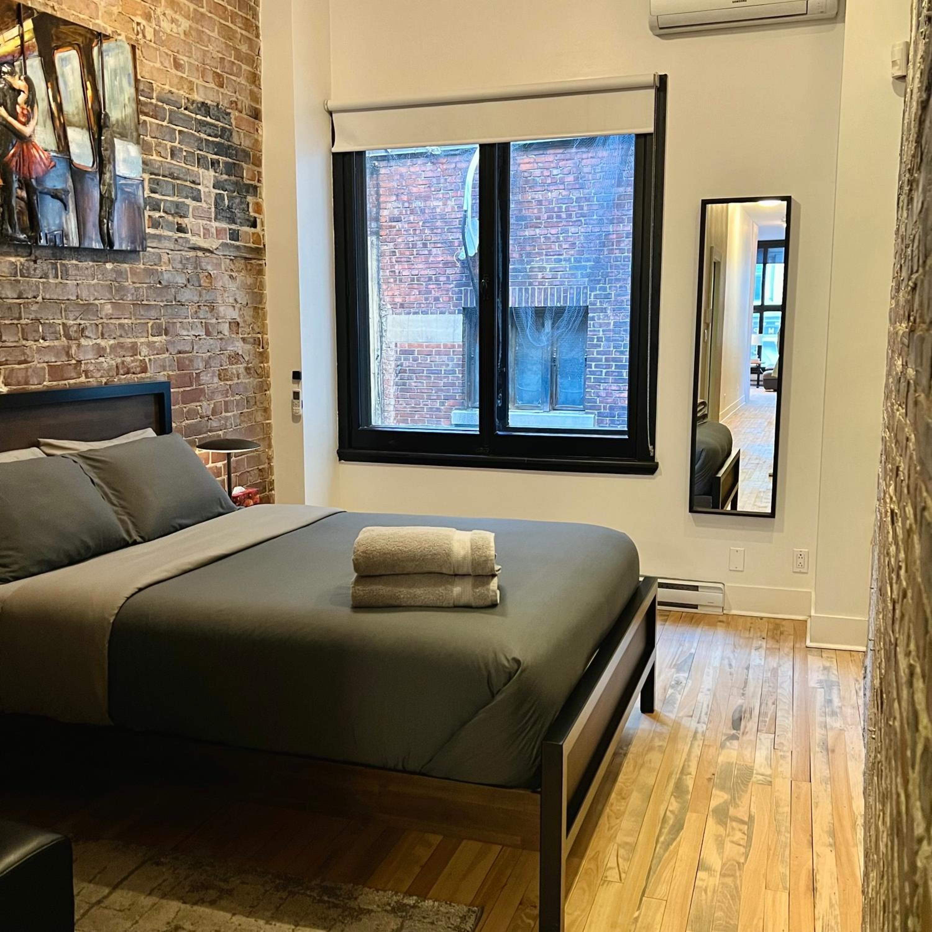 Elegant 1 bedroom apartment in old port - 202