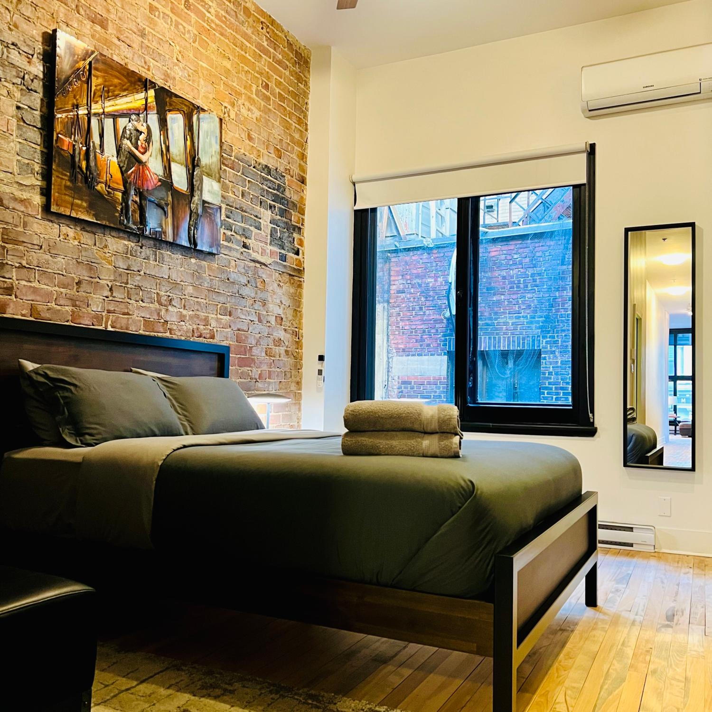 Elegant 1 bedroom apartment in old port - 202