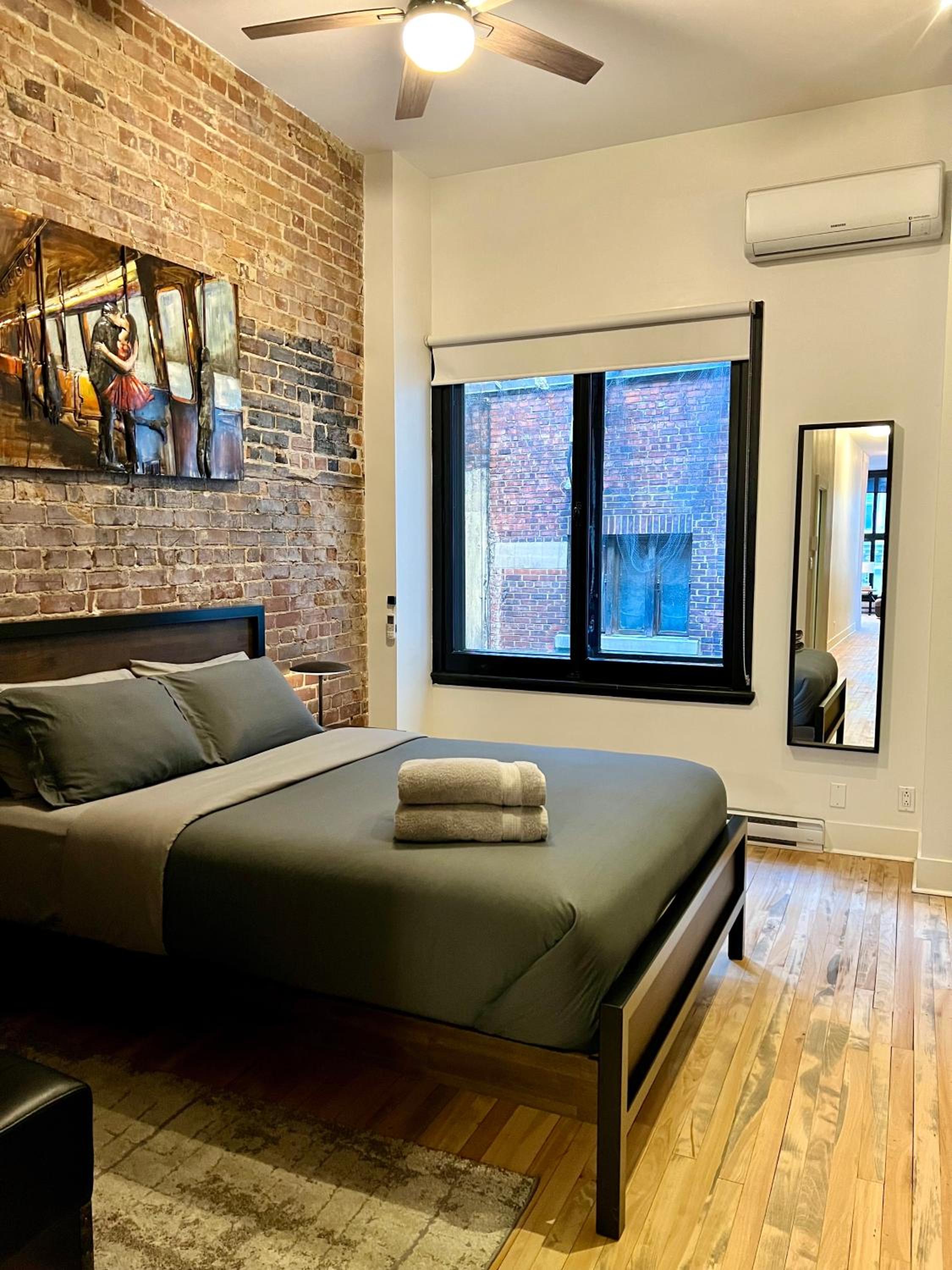 Elegant 1 bedroom apartment in old port - 202